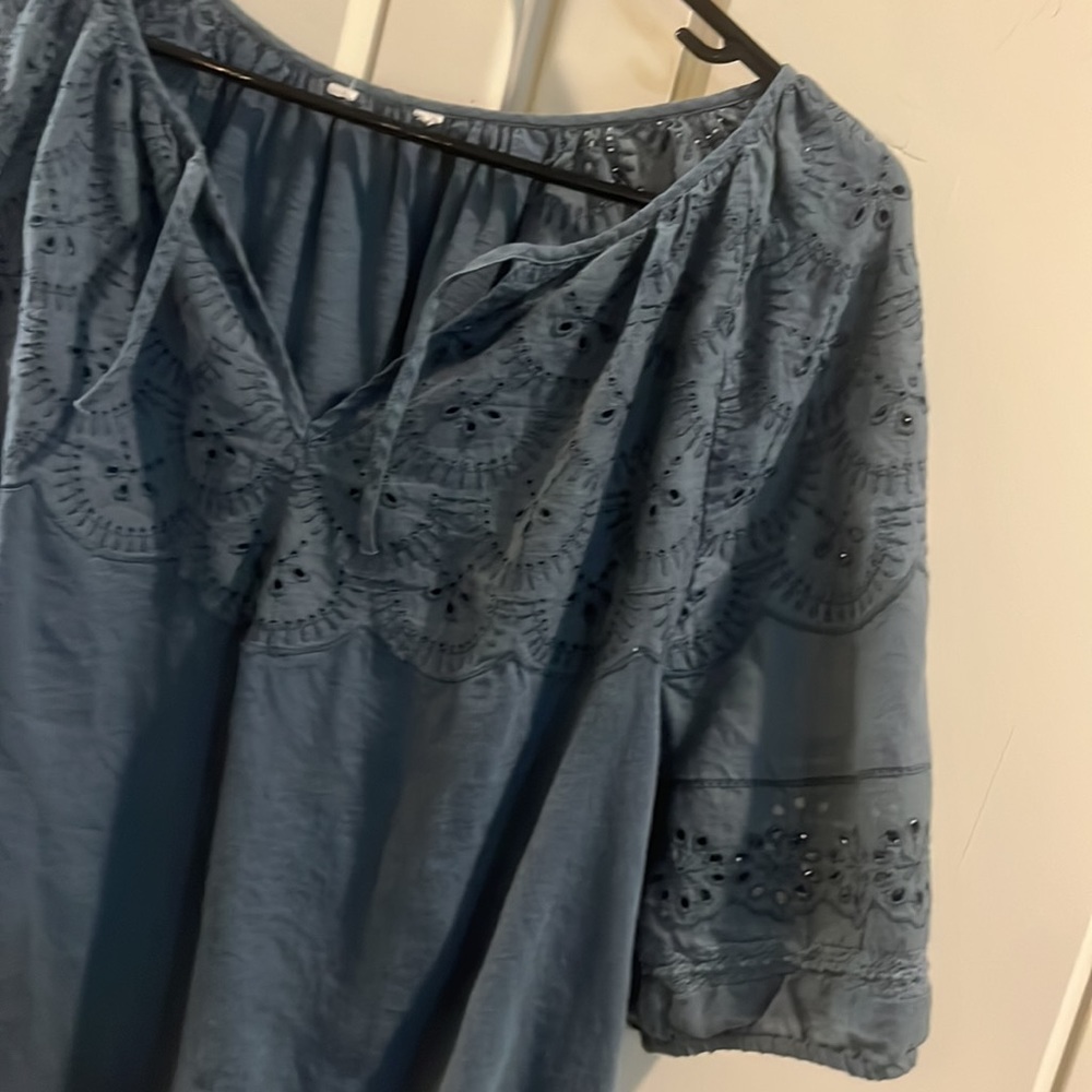 Teal top. Size M Worn several times Listing # 9942 - Picture 3 of 7